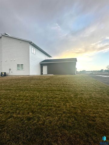 216 Ivy Ln Lane, Crooks, SD 57020