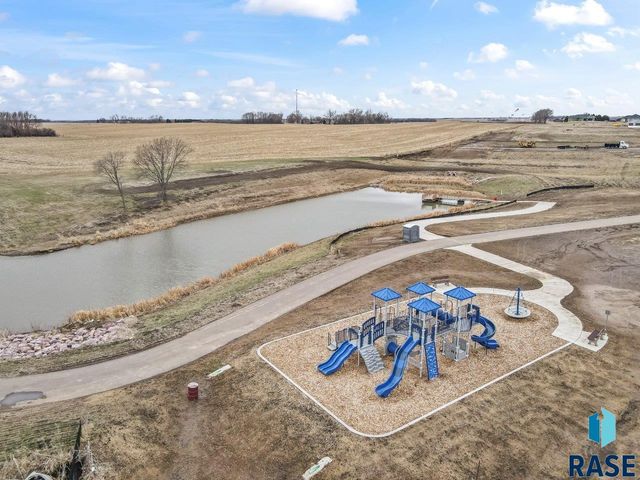 216 Ivy Ln Lane, Crooks, SD 57020