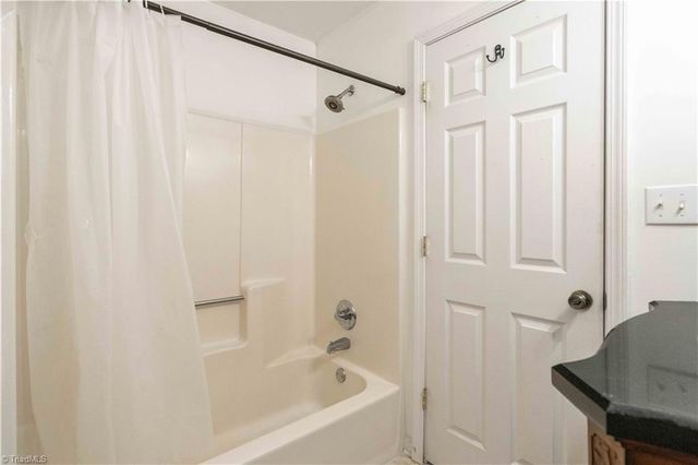 310 James Road, Clemmons, NC 27012