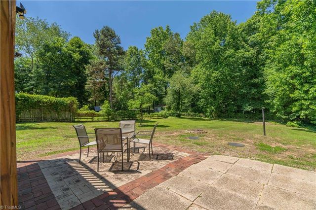 310 James Road, Clemmons, NC 27012
