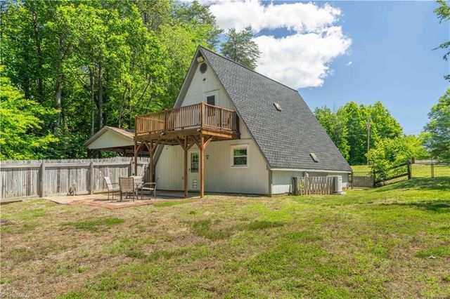 310 James Road, Clemmons, NC 27012