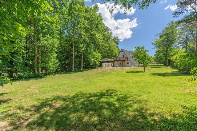 310 James Road, Clemmons, NC 27012
