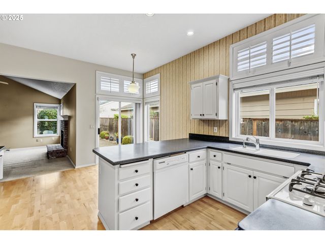 16751 Sw JORDAN Way, Tigard, OR 97224