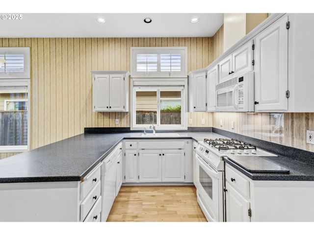 16751 Sw JORDAN Way, Tigard, OR 97224