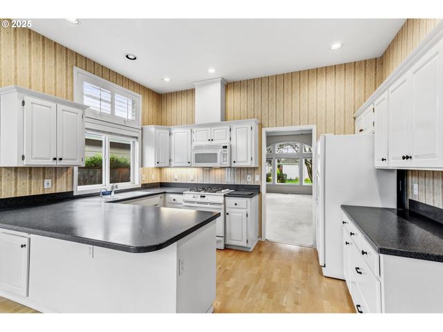 16751 Sw JORDAN Way, Tigard, OR 97224