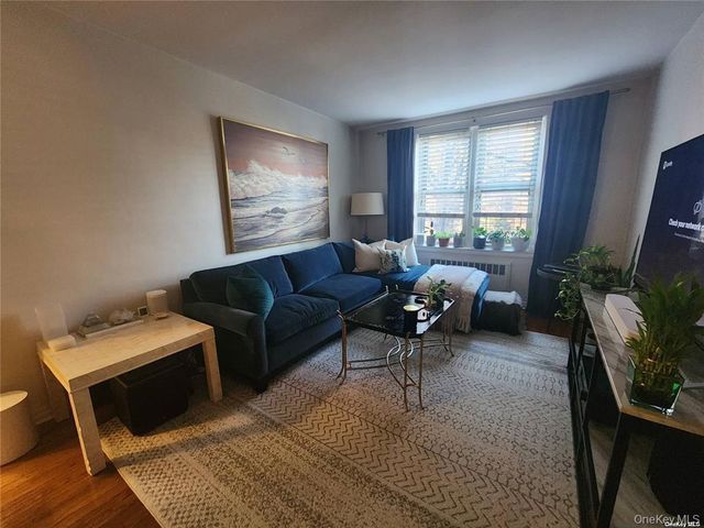 120-10 85 Avenue 2j, Kew Gardens, NY 11415