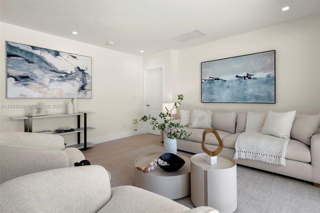 10945 SW 75th Ct, Pinecrest, FL 33156