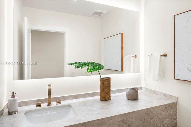 10945 SW 75th Ct, Pinecrest, FL 33156