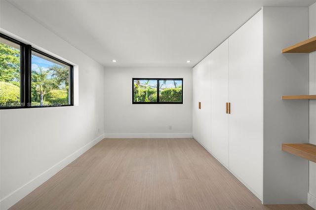 10945 SW 75th Ct, Pinecrest, FL 33156