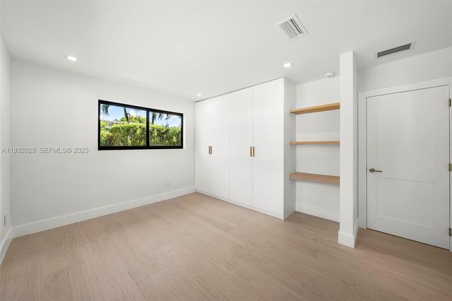 10945 SW 75th Ct, Pinecrest, FL 33156