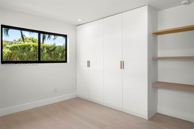 10945 SW 75th Ct, Pinecrest, FL 33156