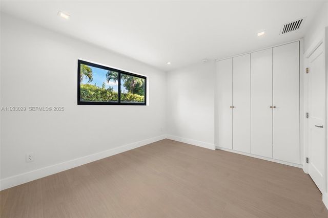 10945 SW 75th Ct, Pinecrest, FL 33156