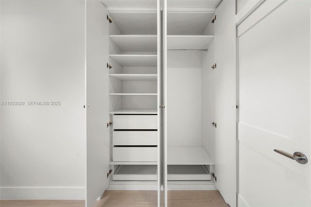 10945 SW 75th Ct, Pinecrest, FL 33156