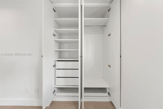 10945 SW 75th Ct, Pinecrest, FL 33156