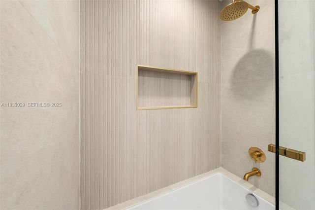 10945 SW 75th Ct, Pinecrest, FL 33156