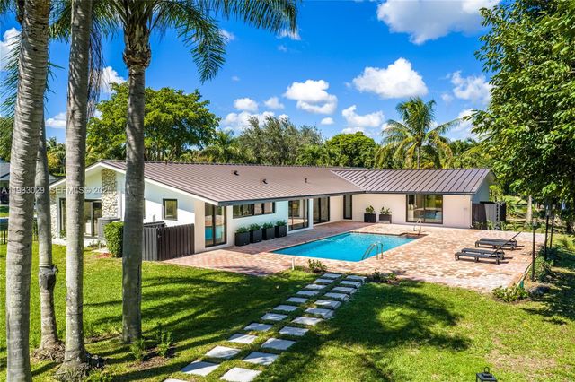 10945 SW 75th Ct, Pinecrest, FL 33156