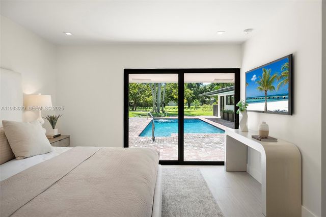 10945 SW 75th Ct, Pinecrest, FL 33156