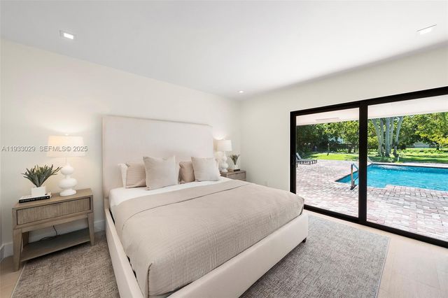 10945 SW 75th Ct, Pinecrest, FL 33156