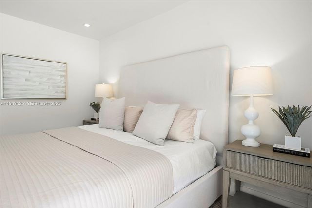 10945 SW 75th Ct, Pinecrest, FL 33156