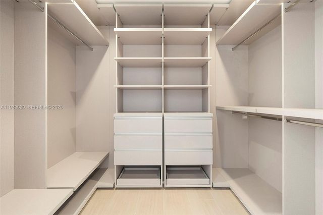 10945 SW 75th Ct, Pinecrest, FL 33156