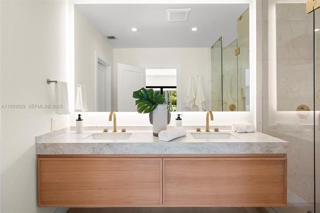 10945 SW 75th Ct, Pinecrest, FL 33156