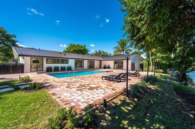 10945 SW 75th Ct, Pinecrest, FL 33156