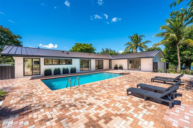 10945 SW 75th Ct, Pinecrest, FL 33156