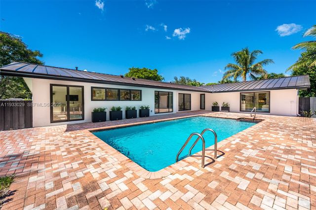 10945 SW 75th Ct, Pinecrest, FL 33156