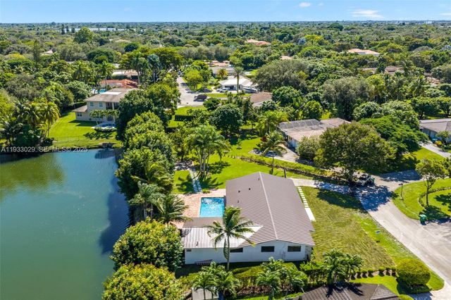 10945 SW 75th Ct, Pinecrest, FL 33156