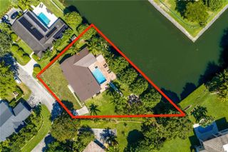 10945 SW 75th Ct, Pinecrest, FL 33156