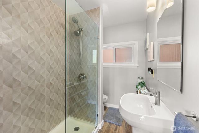 8829 SW Quartermaster Drive, Vashon, WA 98070