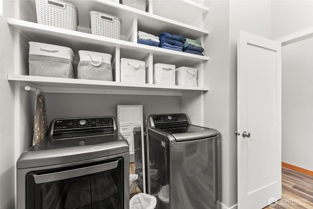 8829 SW Quartermaster Drive, Vashon, WA 98070