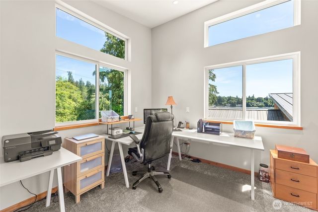 8829 SW Quartermaster Drive, Vashon, WA 98070