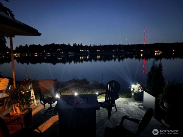 8829 SW Quartermaster Drive, Vashon, WA 98070