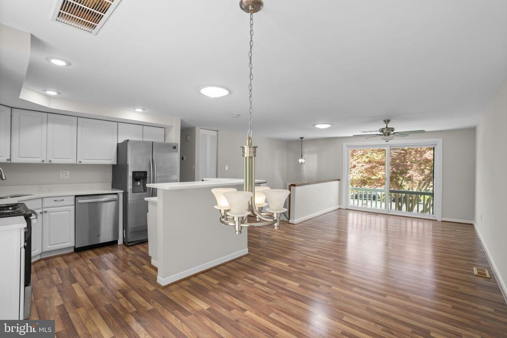 Image 13 of property listing at 8848 YOUNGSEA PL, Columbia, MD 21045