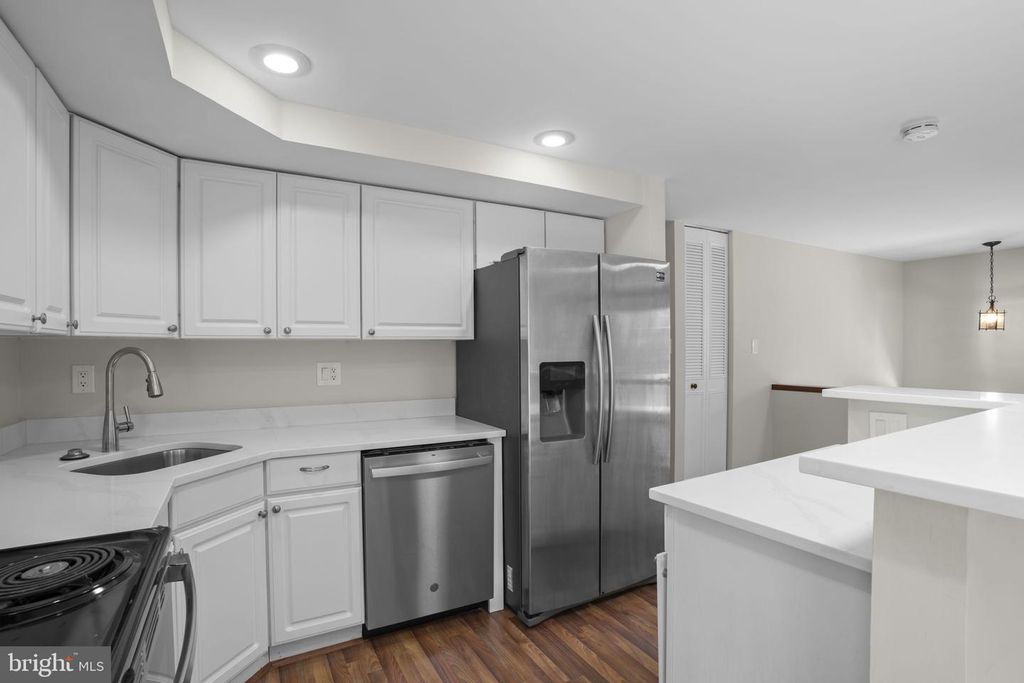 Image 14 of property listing at 8848 YOUNGSEA PL, Columbia, MD 21045