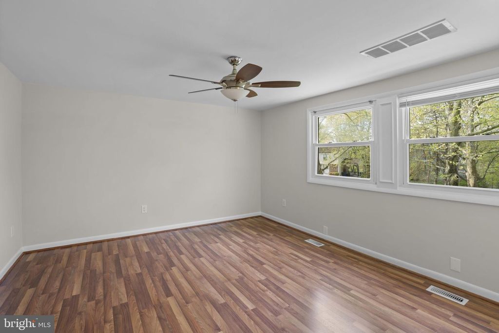 Image 19 of property listing at 8848 YOUNGSEA PL, Columbia, MD 21045