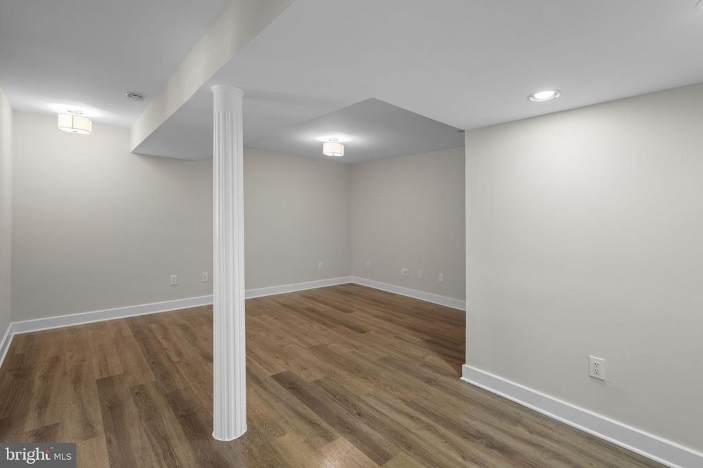 Image 24 of property listing at 8848 YOUNGSEA PL, Columbia, MD 21045