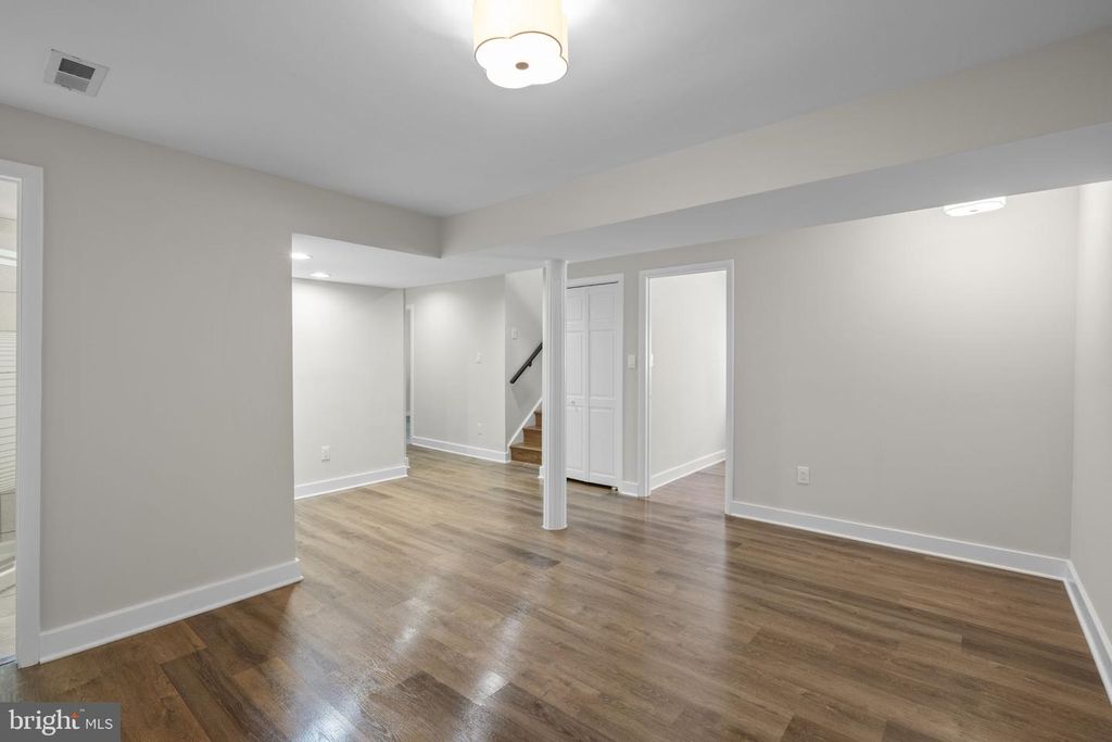 Image 26 of property listing at 8848 YOUNGSEA PL, Columbia, MD 21045