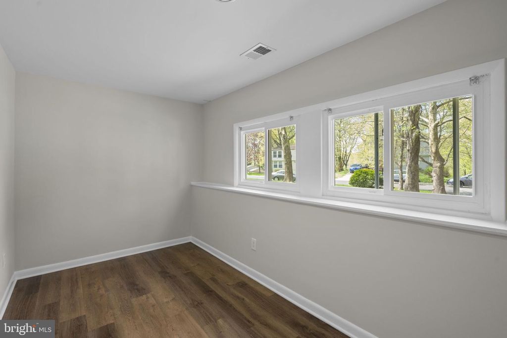 Image 31 of property listing at 8848 YOUNGSEA PL, Columbia, MD 21045