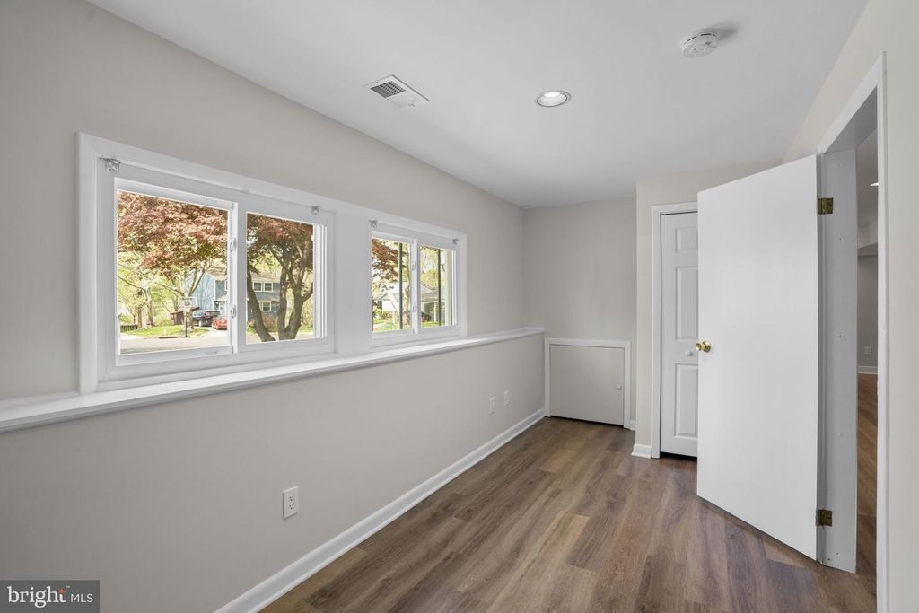 Image 32 of property listing at 8848 YOUNGSEA PL, Columbia, MD 21045