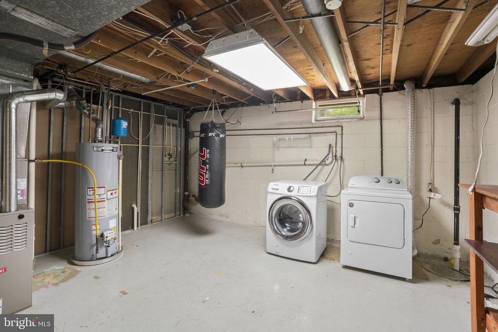 Image 33 of property listing at 8848 YOUNGSEA PL, Columbia, MD 21045