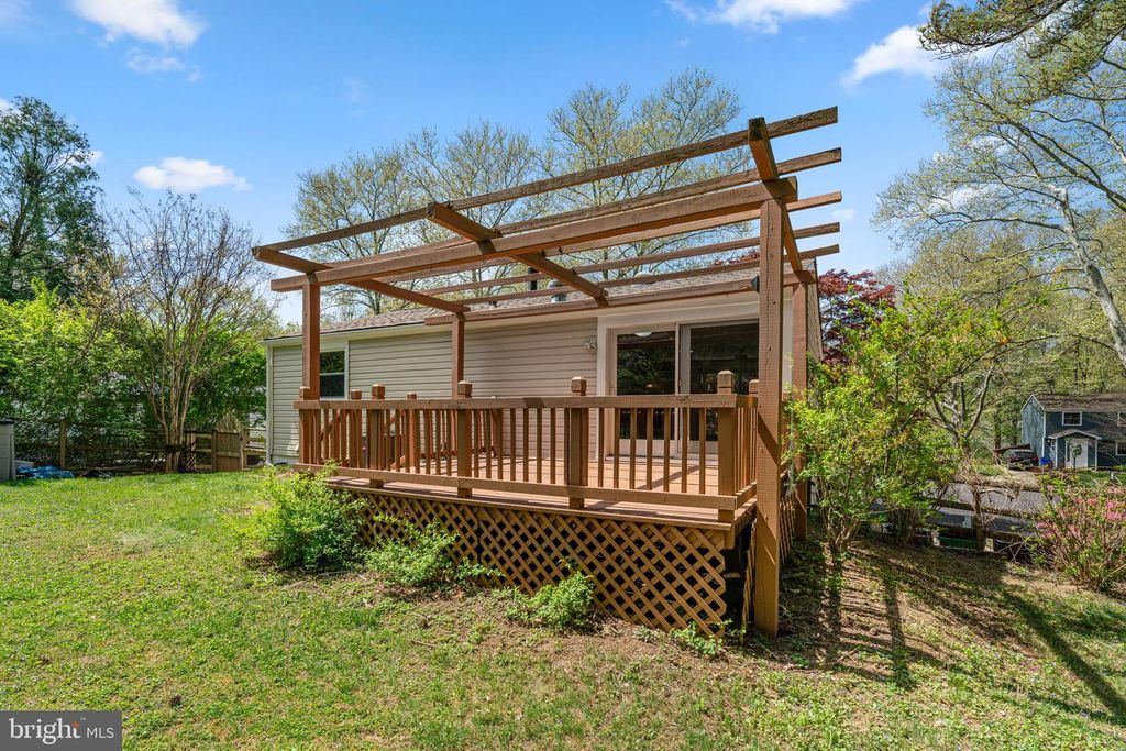 Image 42 of property listing at 8848 YOUNGSEA PL, Columbia, MD 21045