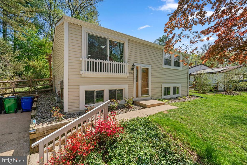 Image 47 of property listing at 8848 YOUNGSEA PL, Columbia, MD 21045