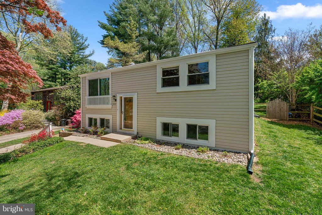 Image 48 of property listing at 8848 YOUNGSEA PL, Columbia, MD 21045