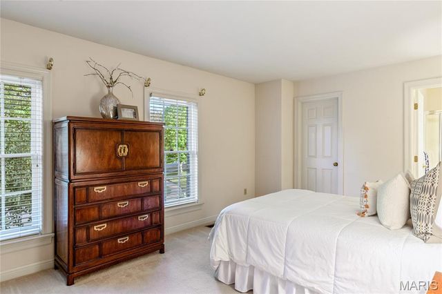 1091 Bristol Manor Drive, Ballwin, MO 63011