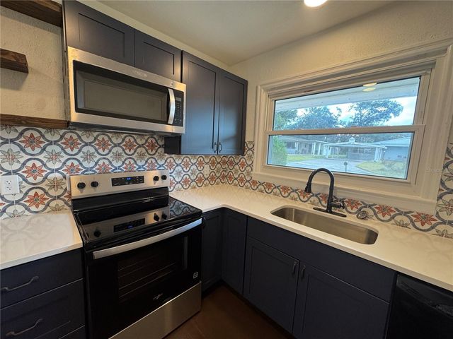 825 POINSETTIA DRIVE, Eustis, FL 32726