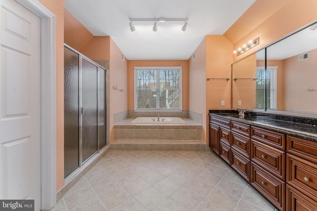 4203 GREENSPIRE LN, New Hope, PA 18938