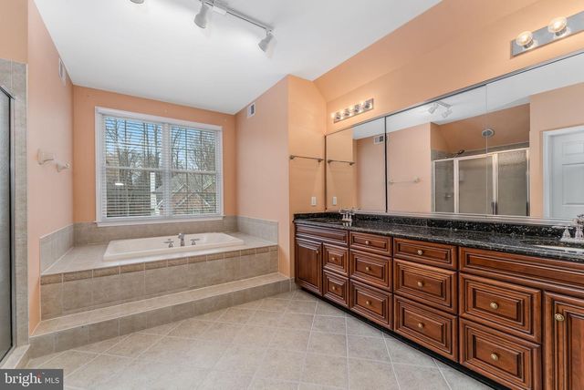 4203 GREENSPIRE LN, New Hope, PA 18938