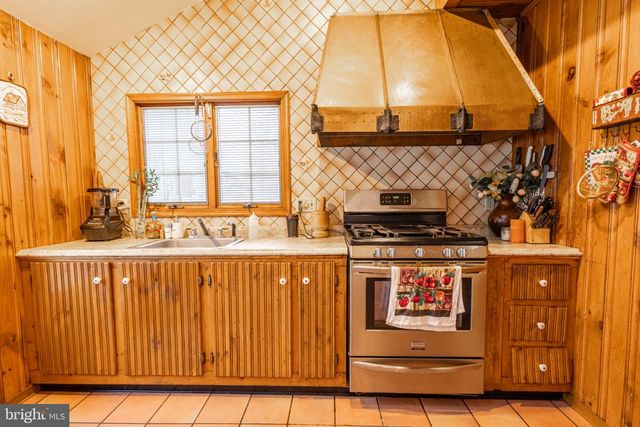 33 KINGSBRIDGE DR, Burlington Township, NJ 08016